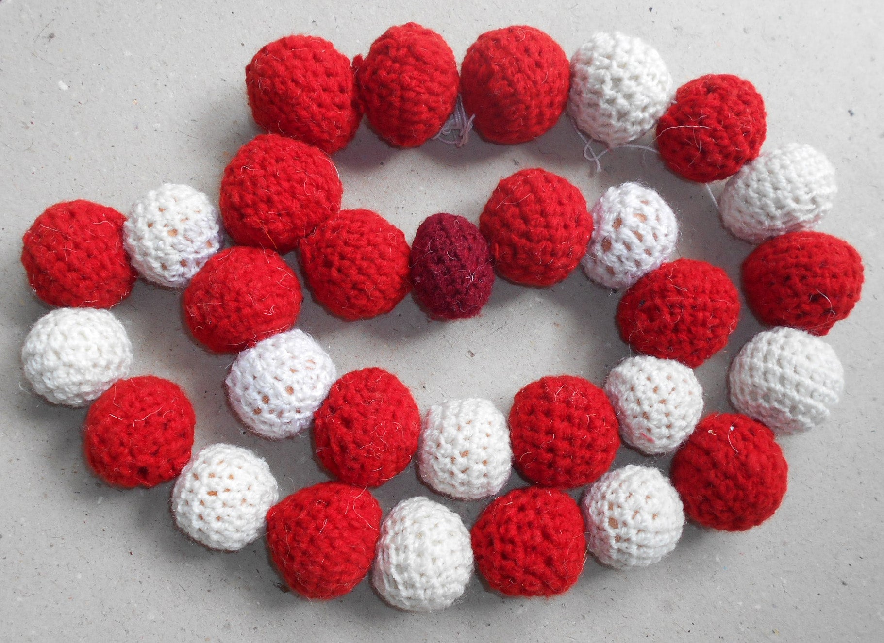 Red_White Garland