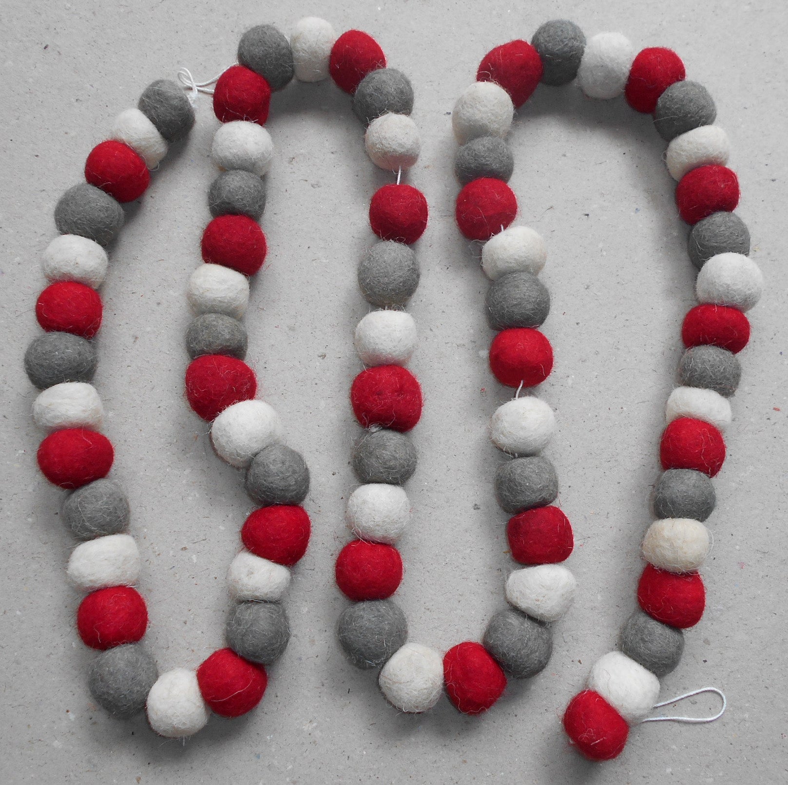Red_White_Grey Garland