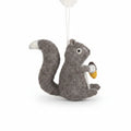 Squirrel_with_Acorn Hanger